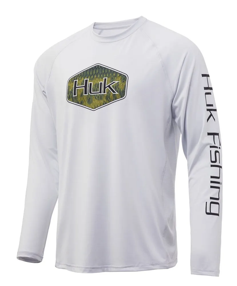 Huk Men's Bass Badge Pursuit  Long Sleeve Performance Fishing