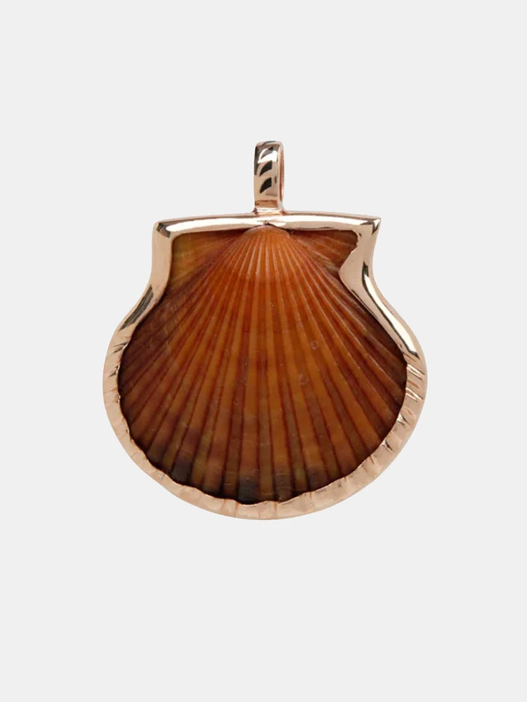 Natural Clam With 18k Rose Gold