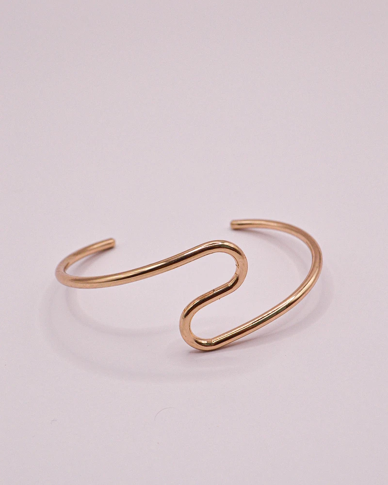 16K Plated Fine Wavy Cuff