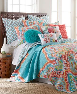 Majestic Damask Reversible Quilt Set,