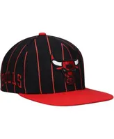 Men's Mitchell & Ness Black Chicago Bulls Hardwood Classics 1997 NBA  Champions Stretch Snapback Hat