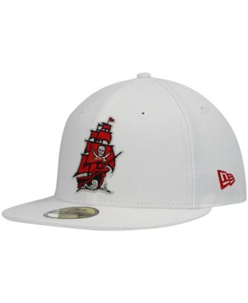 New Era Men's White Tampa Bay Buccaneers Omaha Alternate Logo 59FIFTY Fitted  Hat