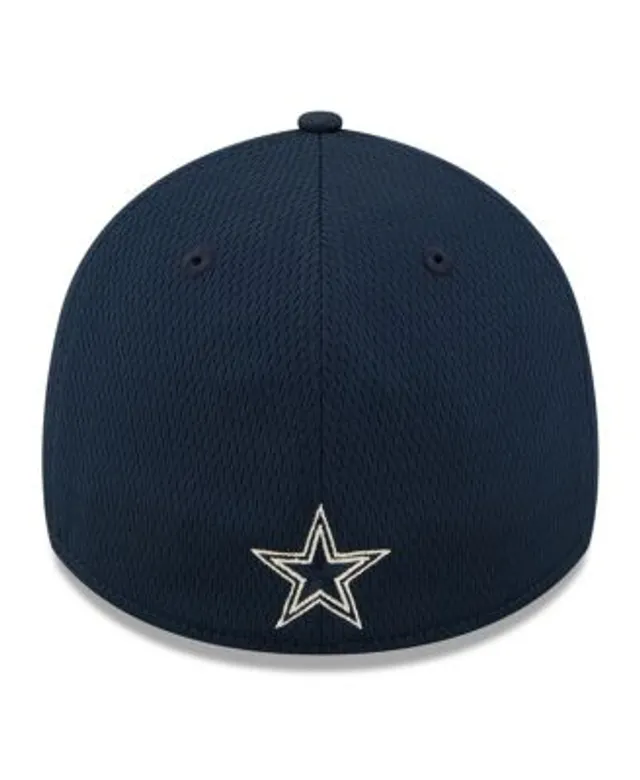 New Era Black/White Dallas Cowboys 2022 Sideline Cuffed Pom Knit Hat