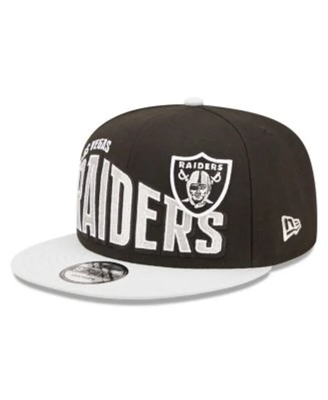 Las Vegas Raiders Blackletter Arch 9FIFTY Snapback Hat in Black and Silver