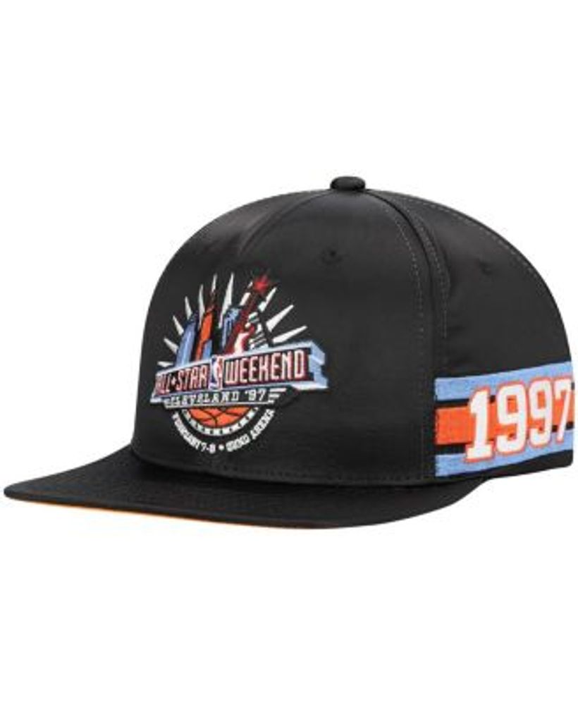 Men's Chicago Bulls Mitchell & Ness Black Hardwood Classics 1997 NBA  Champions Snapback Hat