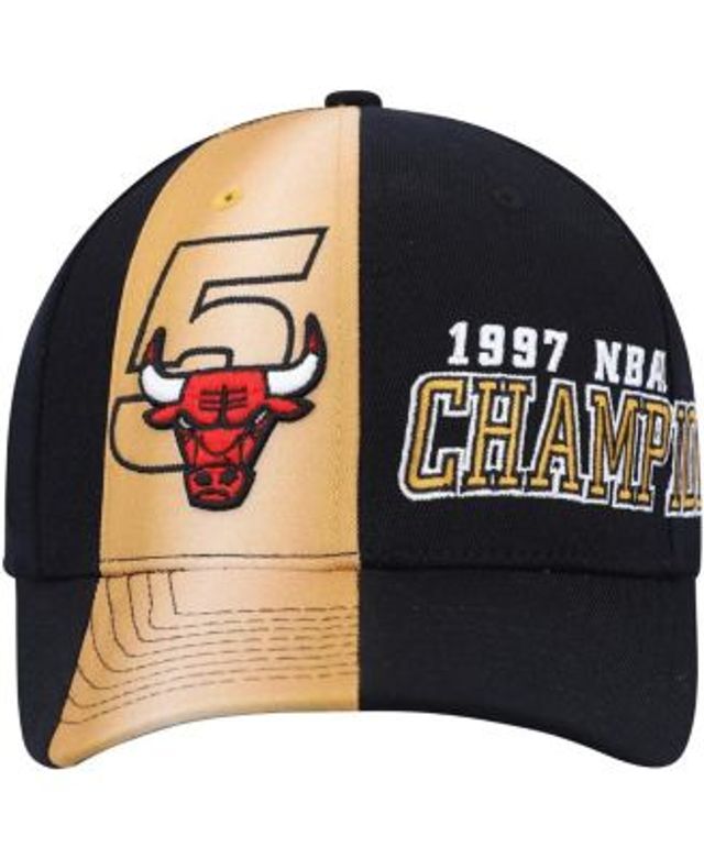 Chicago Bulls Mitchell & Ness Hardwood Classics 1996 NBA Champions Wave  Two-Tone Snapback Hat - White