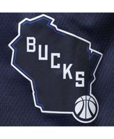 Milwaukee Bucks Nike City Edition Swingman Shorts 2022-23 - Mens