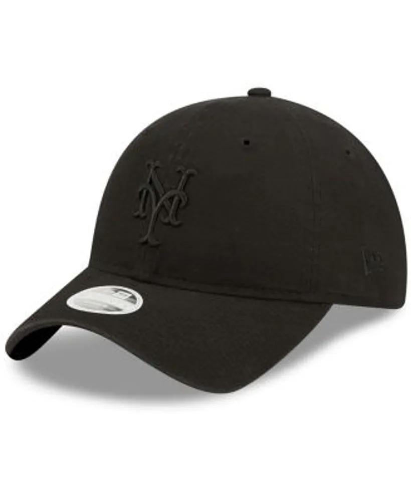 New York Yankees New Era Women's Black on Black Core Classic II 9TWENTY  Adjustable Hat