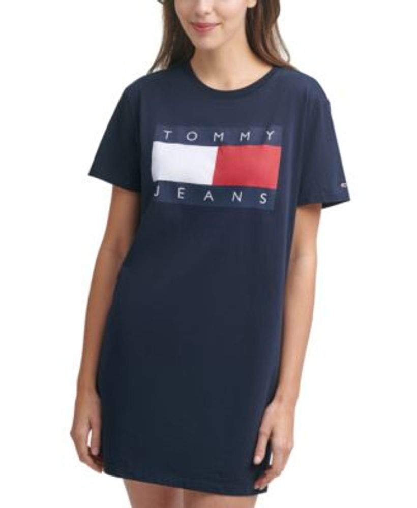 skør på den anden side, Diskriminering af køn Tommy Jeans Flag Logo Cotton T-Shirt Dress | Westland Mall