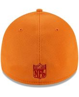 New Era Men's Tampa Bay Buccaneers 2023 Sideline Orange Historic Knit Beanie