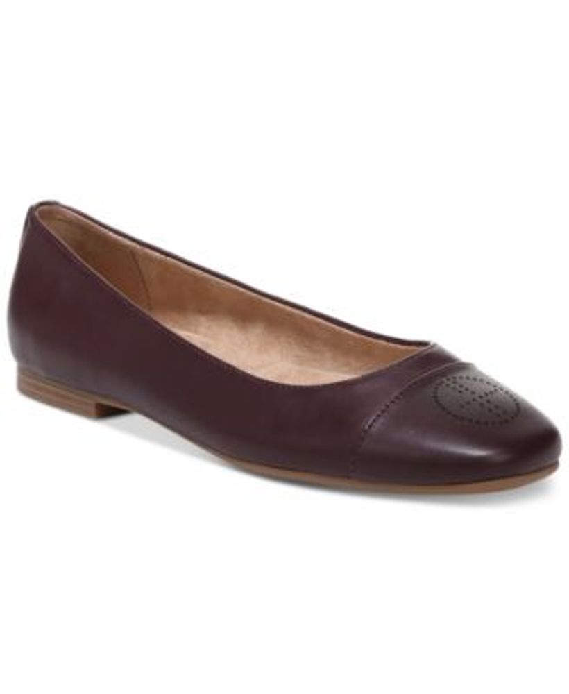 Giani Bernini Memory Foam Flats