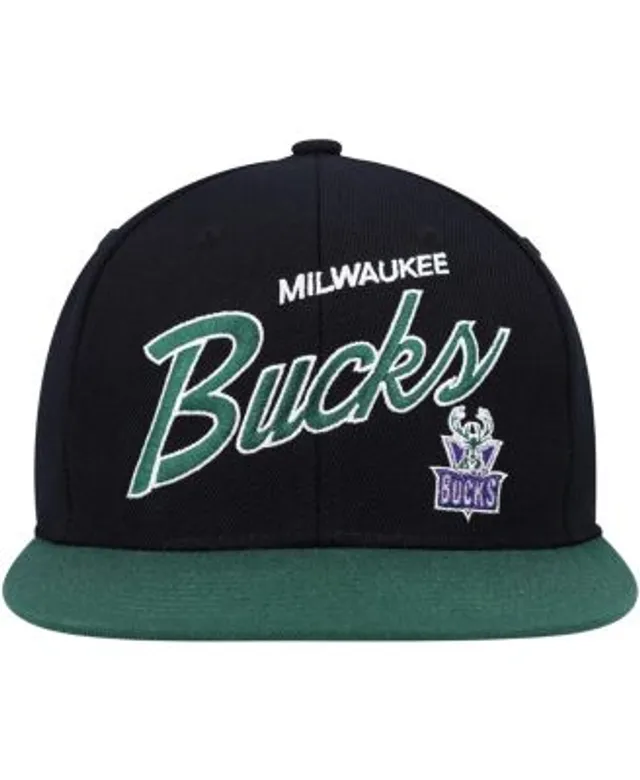 Men's Mitchell & Ness Cream Milwaukee Bucks Hardwood Classics Snapback  Adjustable Hat