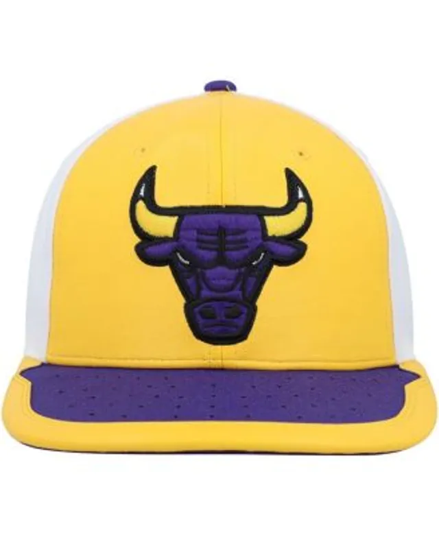 Chicago Bulls Day One Black/Yellow Mitchell & Ness Snapback Hat
