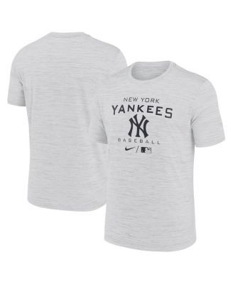 Fanatics Men's Branded Navy New York Yankees Heroic Play Raglan Long Sleeve  T-shirt