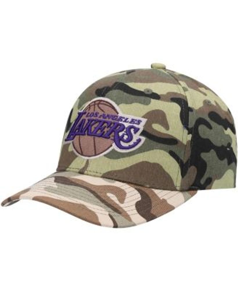 New Era Men's Purple Los Angeles Lakers Camo Undervisor Laurels 59FIFTY  Fitted Hat
