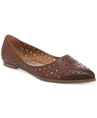 Women's Hill Perforated Pointed Toe Flats