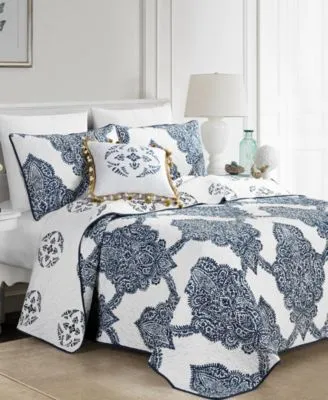 Batik Damask Reversible -Piece Quilt Set