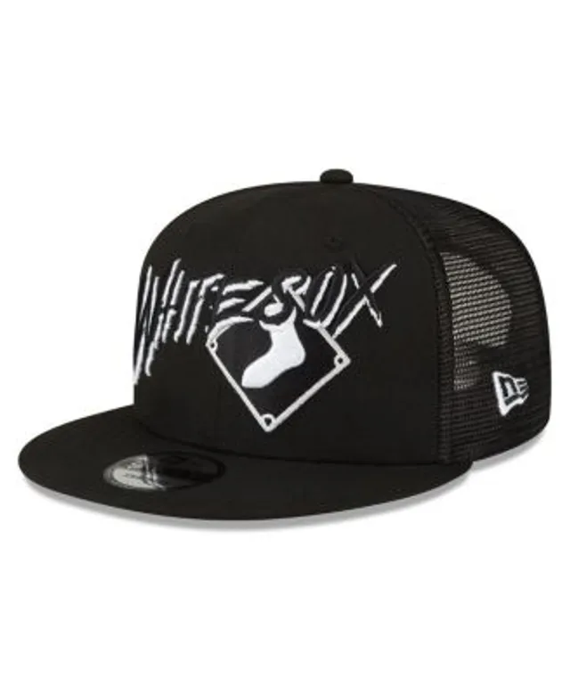 Chicago White Sox New Era Blackout Trucker 9FIFTY Snapback Hat