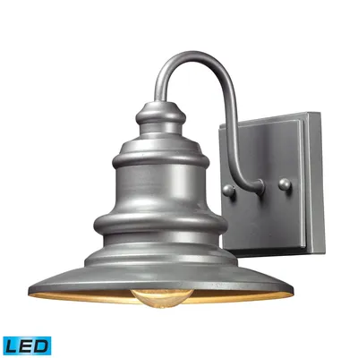 1 light outdoor sconce in matte silver