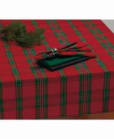 Design Import Holiday Plaid Tablecloth 70" Round