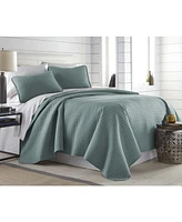 Southshore Fine Linens Oversized Lightweight Quilt and Sham Set