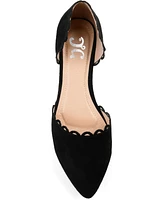 Journee Collection Women's Jezlin Scalloped Flats