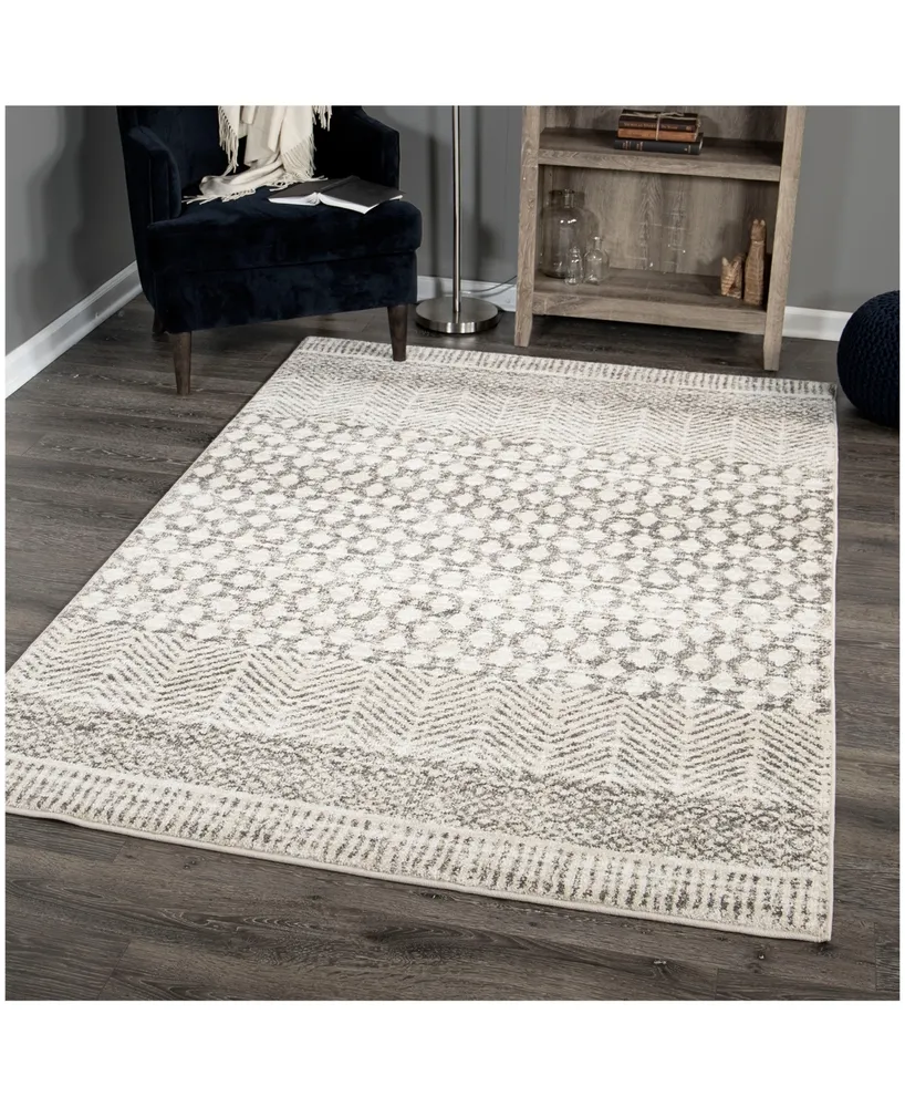 Orian Adagio Arrowhead Silver Tone 7'8" x 10'10" Area Rug