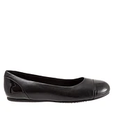 SoftWalk Sonoma Cap Toe Flat