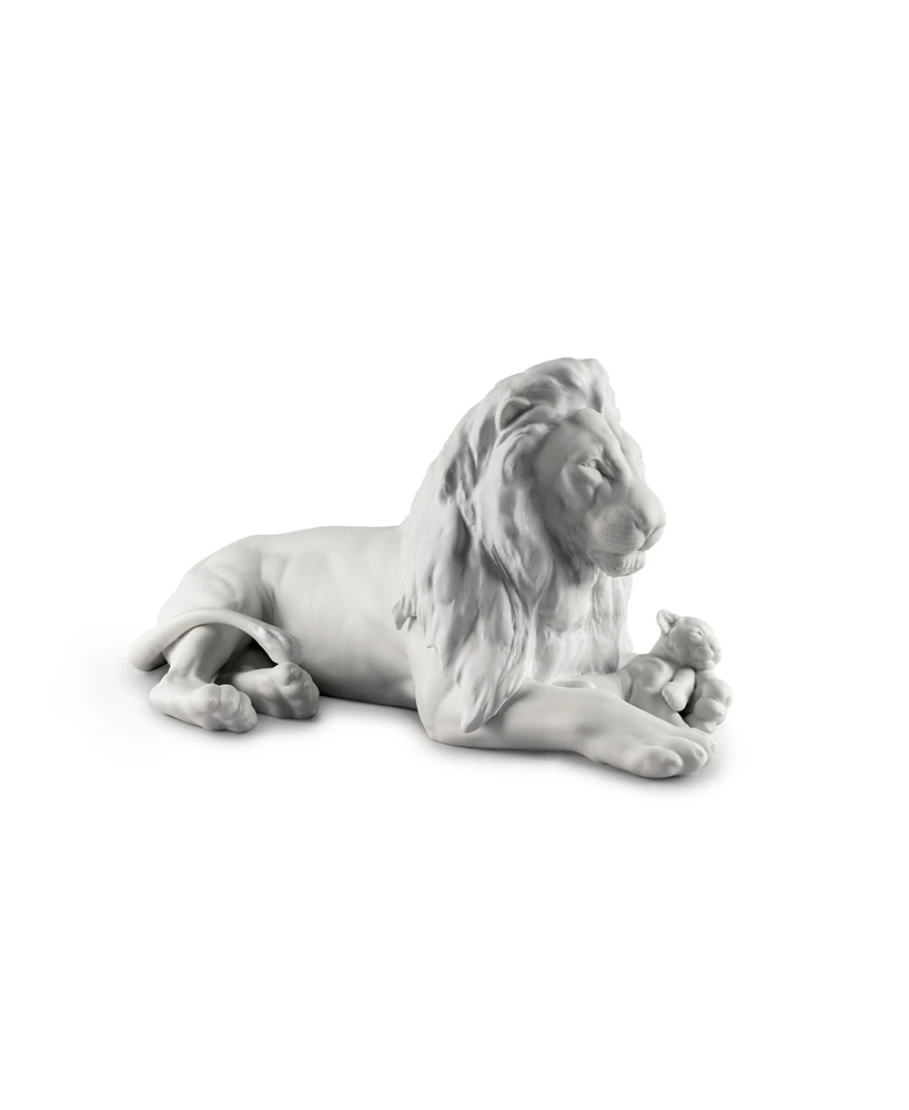 Lladro Collectible Figurine, Lion With Cub