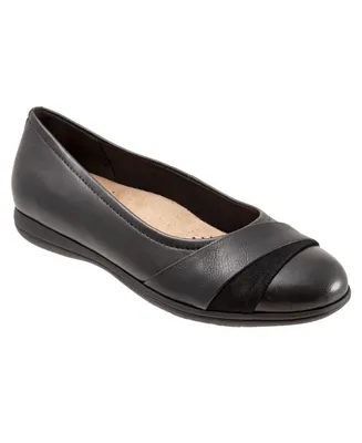 Trotters Women's Danni Flat
