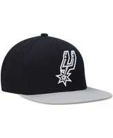 Men's Mitchell & Ness Black and Silver San Antonio Spurs Team Two-Tone 2.0 Snapback Hat