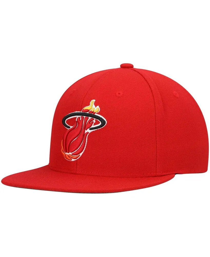 Men's Mitchell & Ness Red Miami Heat Hardwood Classics Team Ground 2.0 Snapback Hat