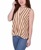 Petite Sleeveless Y-neck Pleated Hem Blouse