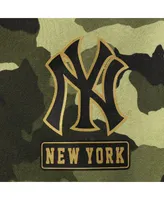 Women's New Era Green New York Yankees 2022 Mlb Armed Forces Day Camo Full-Zip Hoodie