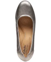 Clarks Women's Neiley Pearl Slip-On Pumps