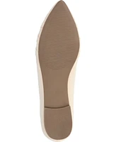 Journee Collection Women's Mindee Pointed Toe Flats