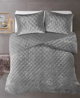 Closeout Intelligent Design Felicia Velvet Quilt Sets