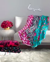 Betsey Johnson Betseys Signature Black Plush Throw