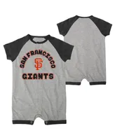 Infant Boys and Girls Heather Gray San Francisco Giants Extra Base Hit Raglan Full-Snap Romper