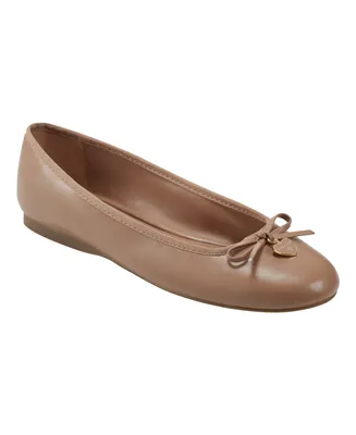 Bandolino Women's Piheart Ballet Flats