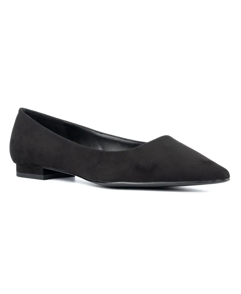 Fashion To Figure Women's Black Suede Bailey Flats