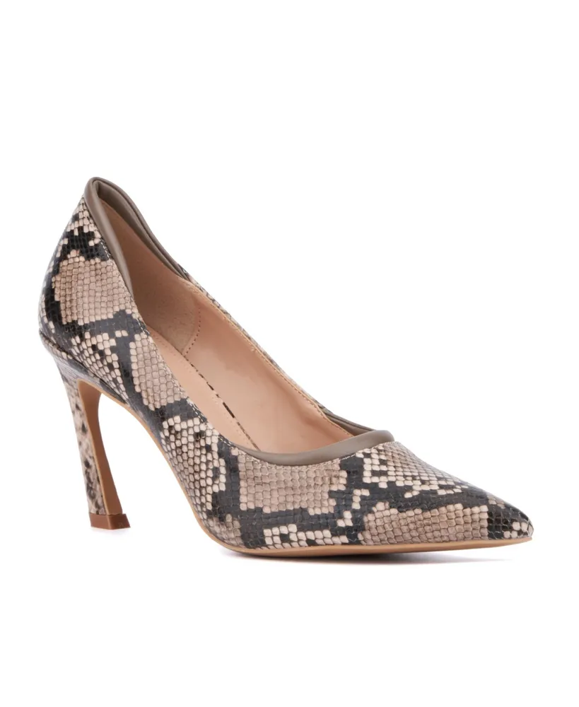 Women's Kailynn- Pointy Textured Pump Heels