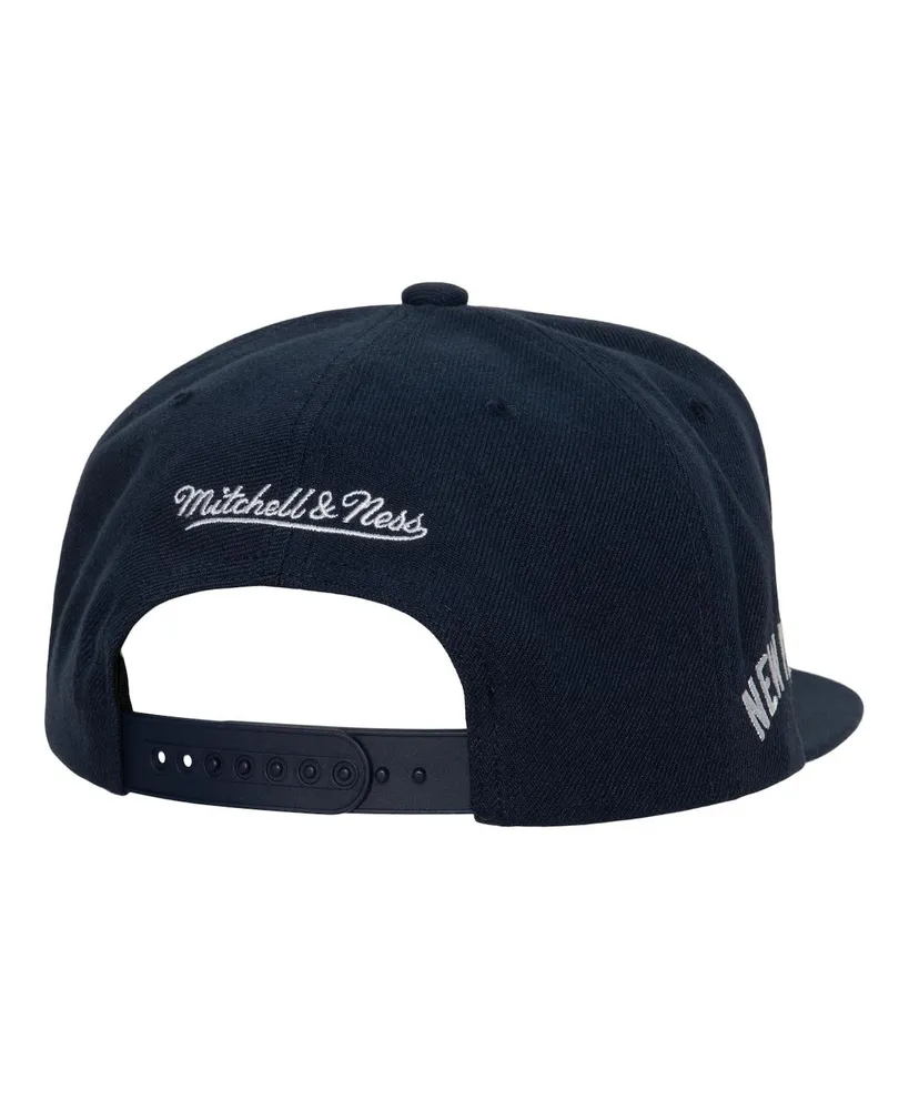 Men's Mitchell & Ness Navy New York Yankees Cooperstown Collection Evergreen Snapback Hat