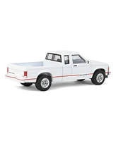 Green light Collectibles 1/64 Gmc Sonoma St with Pennzoil Gas Pump, Hobby Shop