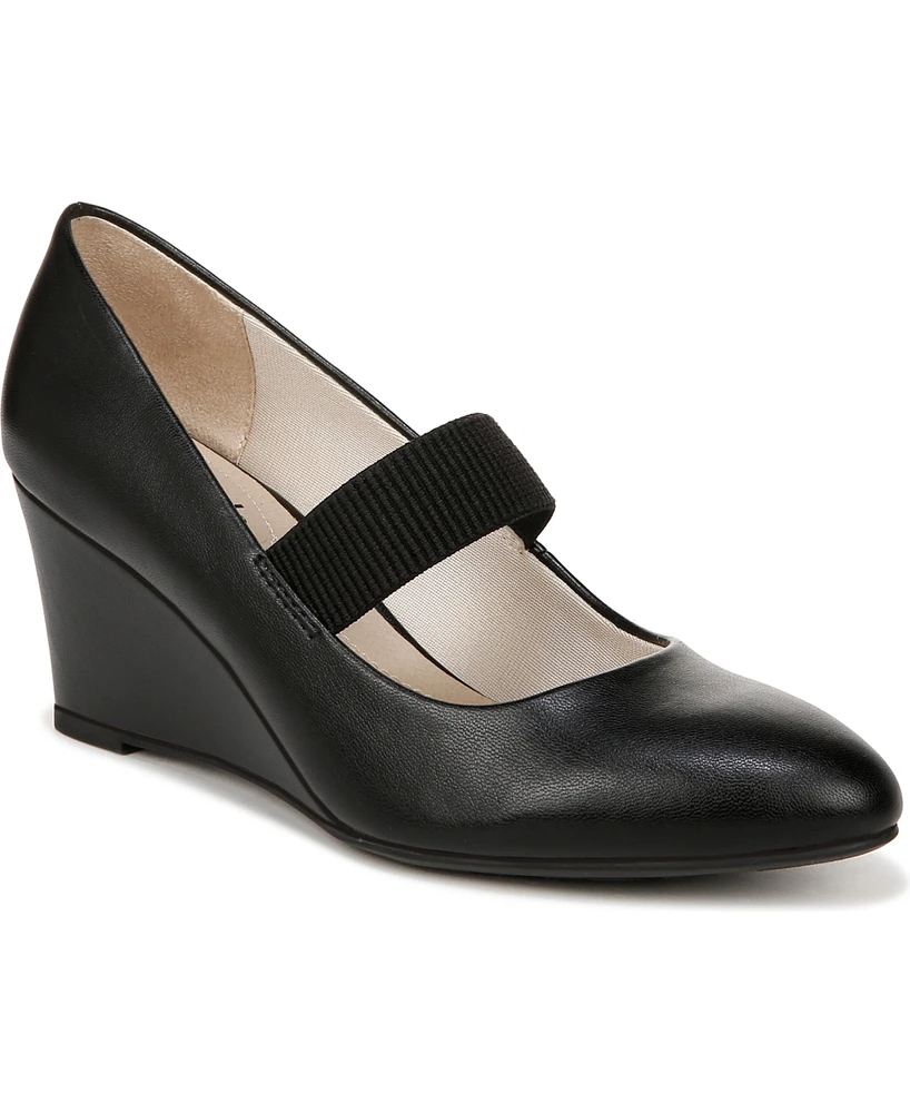 LifeStride Women's Gio Mary Jane Wedge Pumps