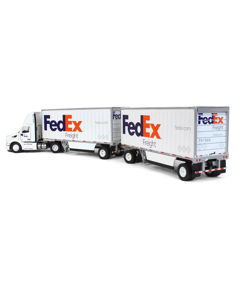 Diecast Masters Limited Edition FedEx Peterbilt 579 Single Axle Day Cab with WabashPup Trailers