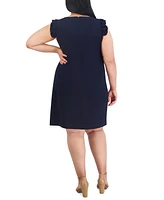 Jessica Howard Plus Ruffle-Shoulder Shift Dress