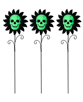 Glitzhome 24"H Halloween Metal Sunflower Skulls Glow-in-Dark Yard Stake, Set of 3