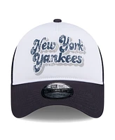 New Era Women's White/Navy New York Yankees Throwback Team Foam Front A-Frame Trucker 9Forty Adjustable Hat