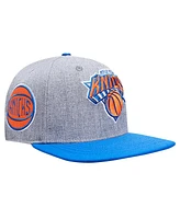 Pro Standard Men's Gray/Blue New York Knicks Classic Logo Two-Tone Snapback Hat